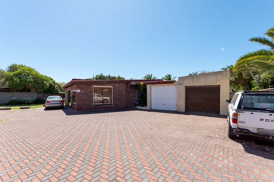 4 Bedroom Property for Sale in Middedorp Western Cape